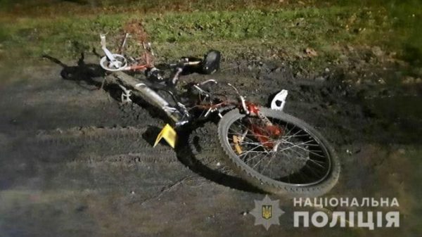 На Чернігівщині депутат на смерть збив велосипедиста і намагався втекти